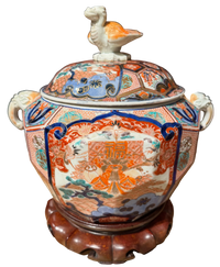 19th Century Japanese Imari Decagonal Lidded Jar