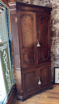 18th Century Chippendale Mahogany Corner Cupboard