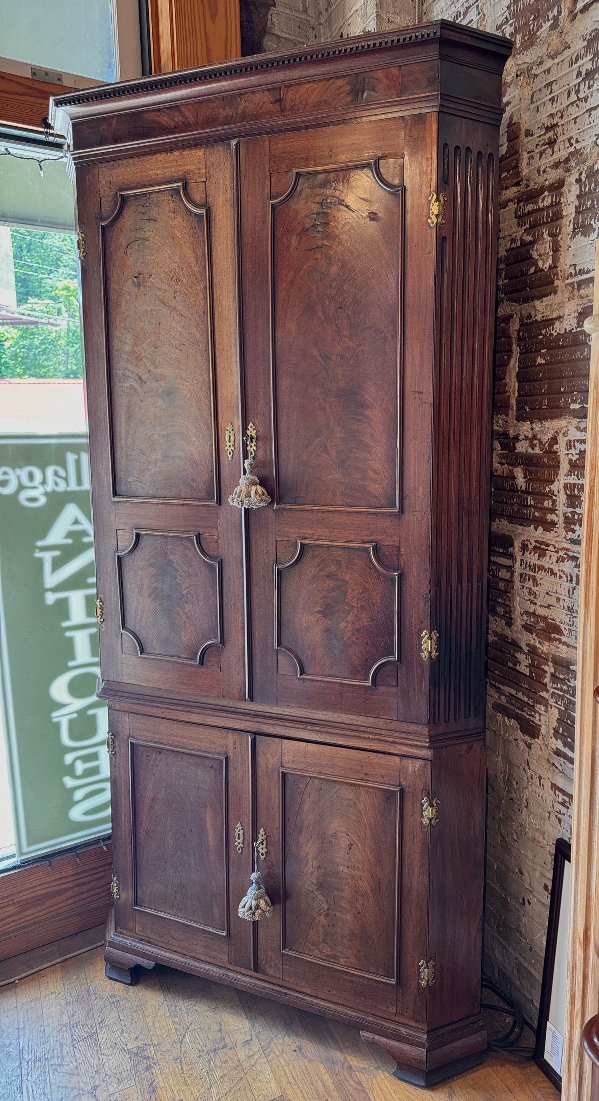 18th Century Chippendale Mahogany Corner Cupboard