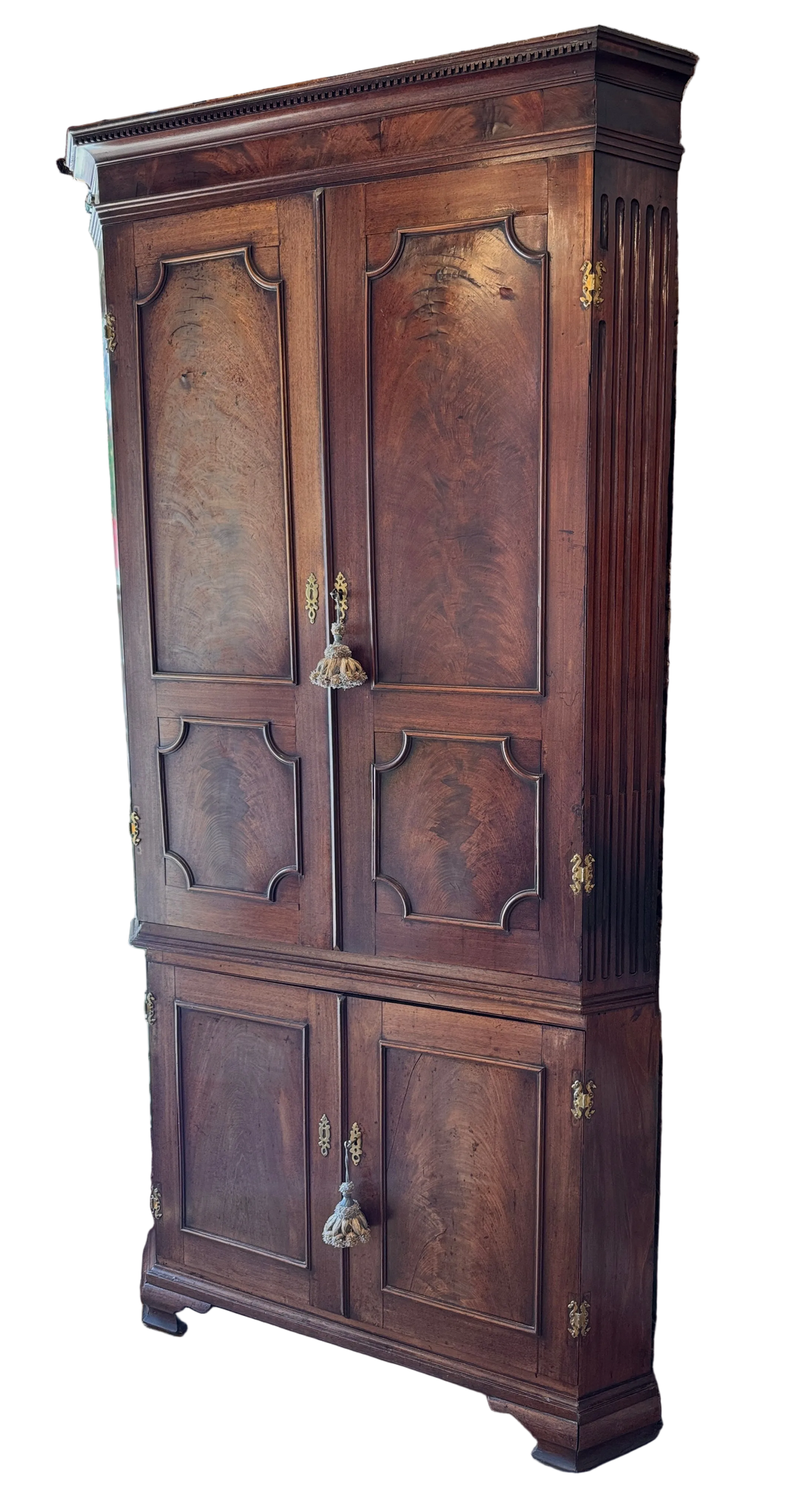 18th Century Chippendale Mahogany Corner Cupboard