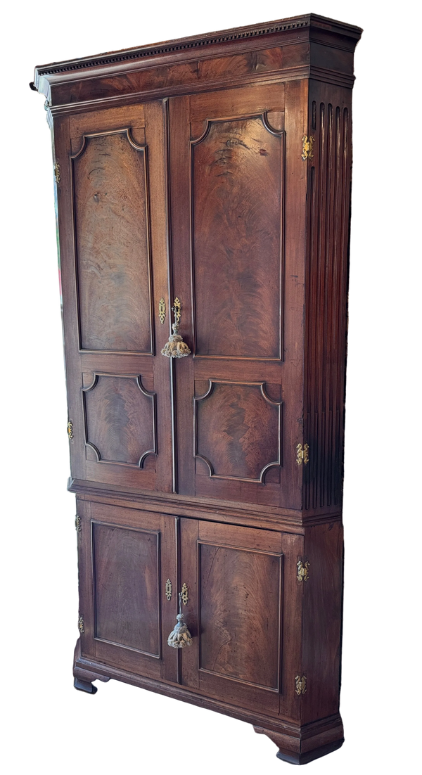18th Century Chippendale Mahogany Corner Cupboard
