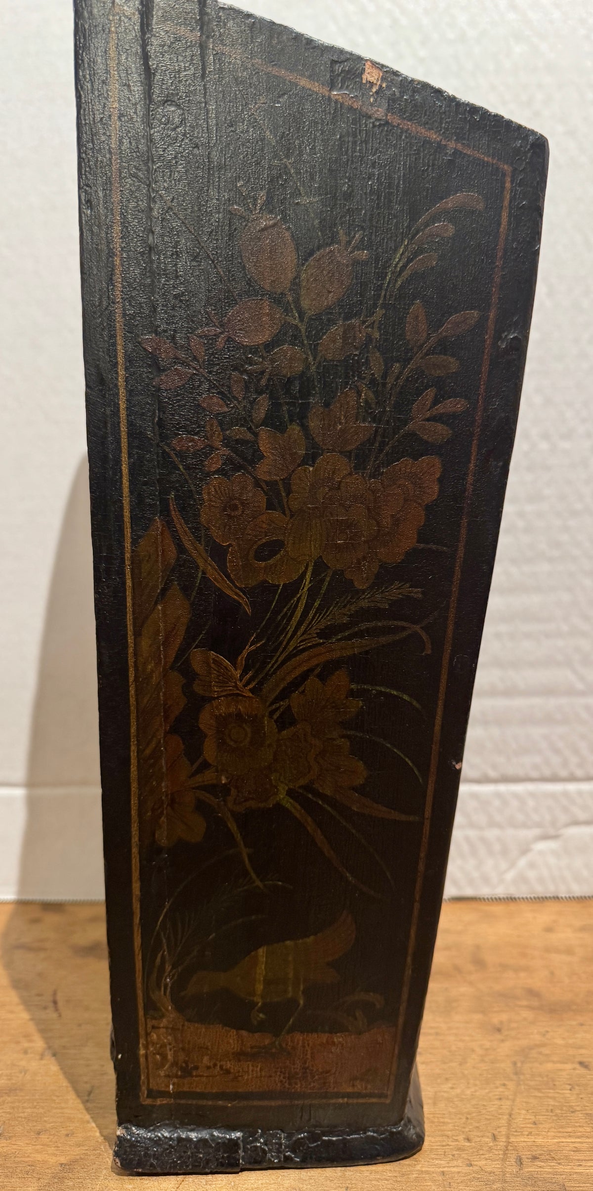 19th century English Chinoiserie Hanging Box